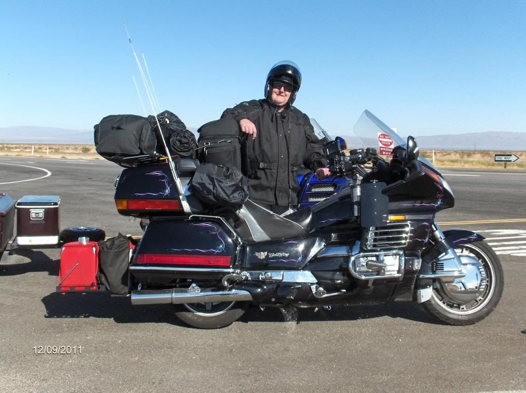 How much does a 1984 honda goldwing weight