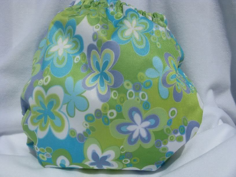 Flowers I One-size Pocket Diaper WITH 1 FREE INSERT Flowers I One-size Pocket Diaper WITH 1 FREE INSERT