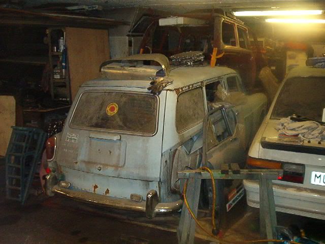 http://i1212.photobucket.com/albums/cc451/vwove/garagebilder007.jpg