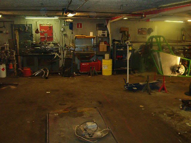 http://i1212.photobucket.com/albums/cc451/vwove/garagebilder009.jpg