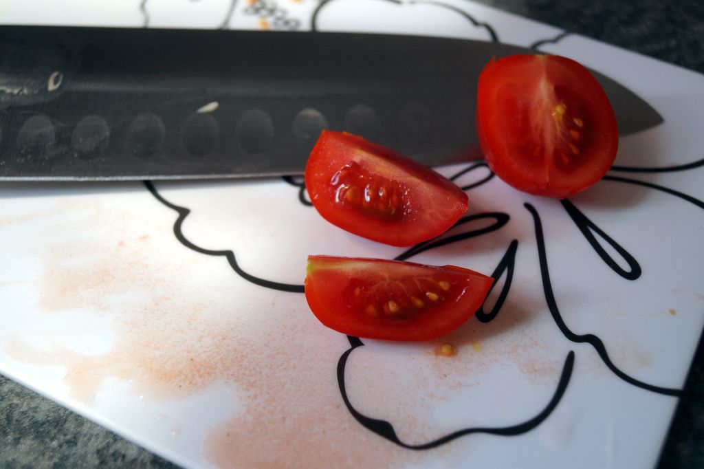 Nudeln mit marinierten Cherrytomaten und Hühnchen in Weißwein-Creme ...
