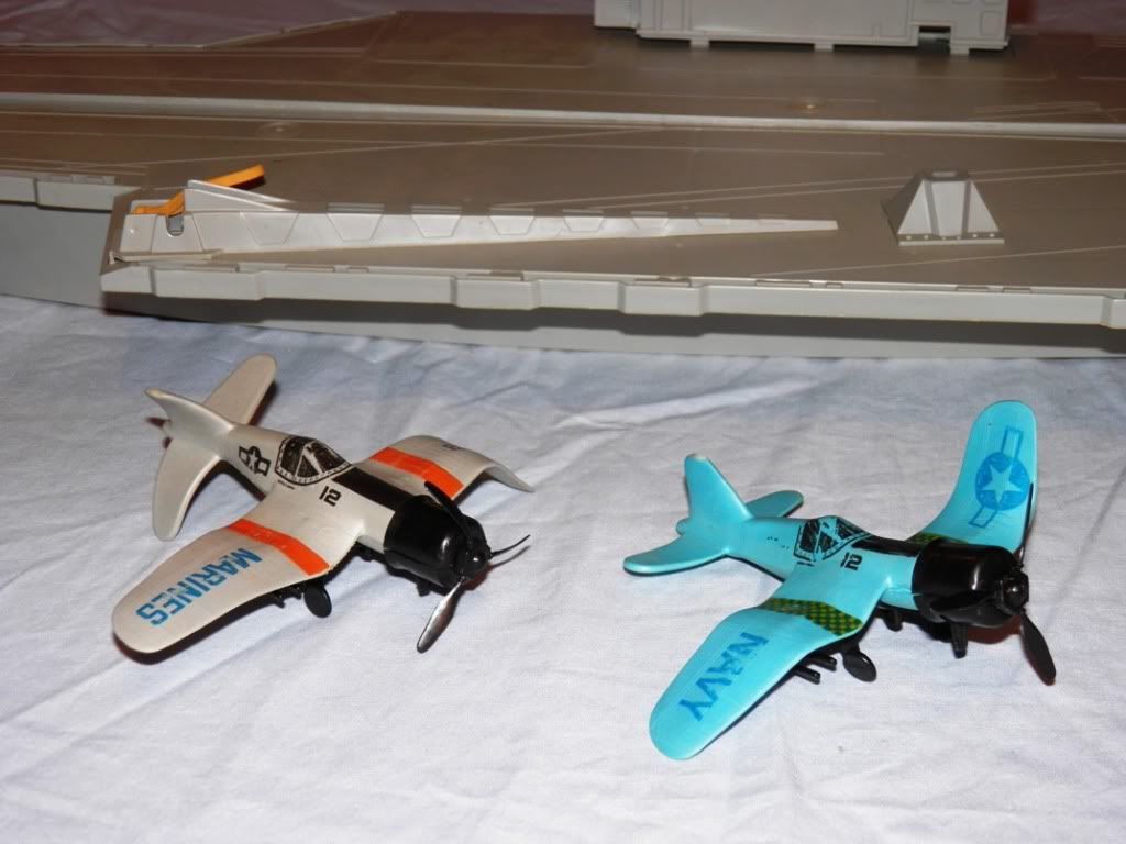 1975 mattel Flying Aces Attack Carrier Navy War Ship Playset Junkyard