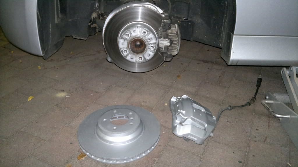 MY E90 325I BRAKE UPGRAD TO 335I BRAKES
