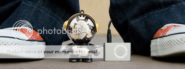 New Headphonies mini iPod  Player Speaker MoBi  